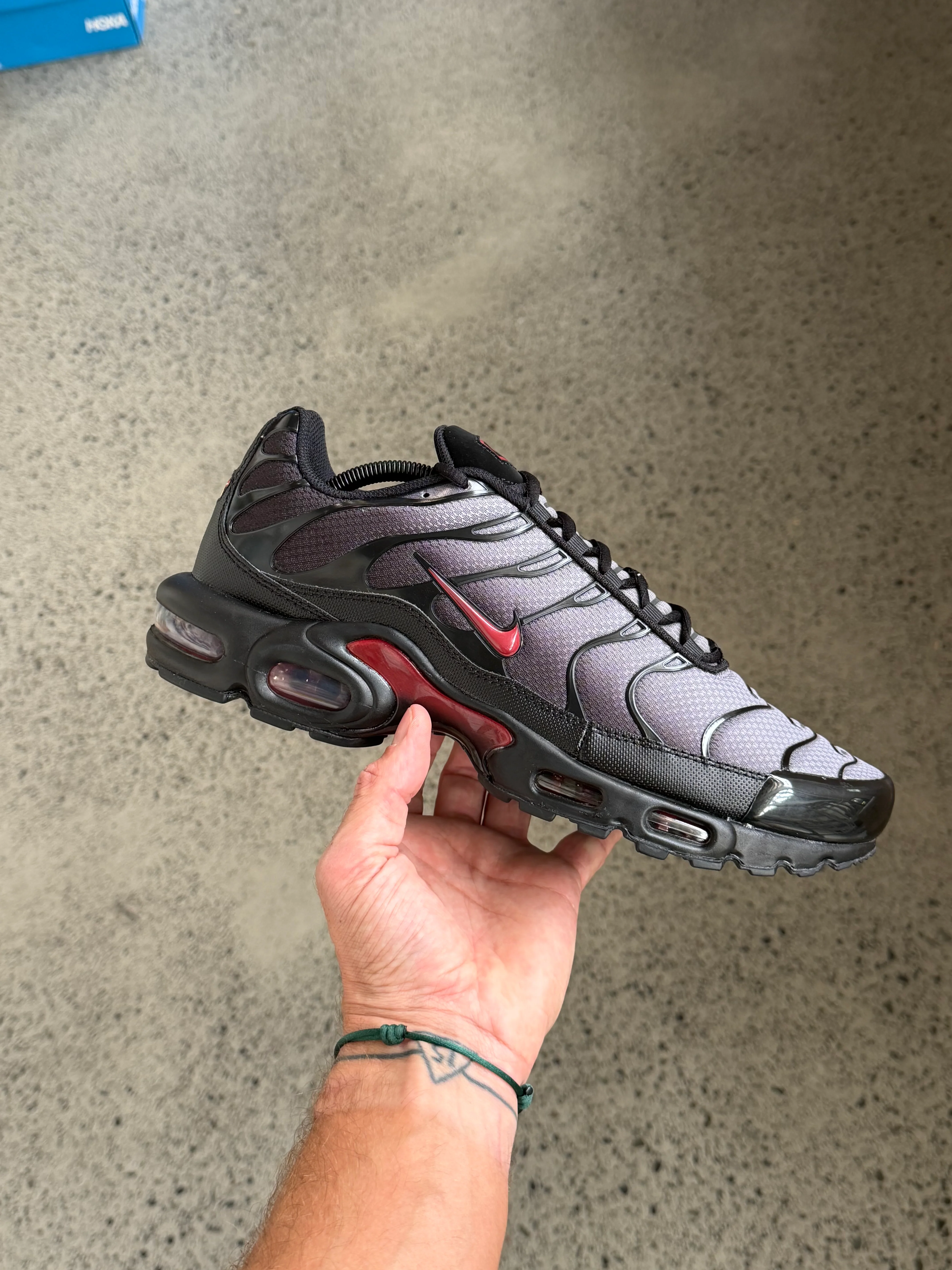 Nike Air Max Plus Tuned 1 Black Team Crimson - Image 2