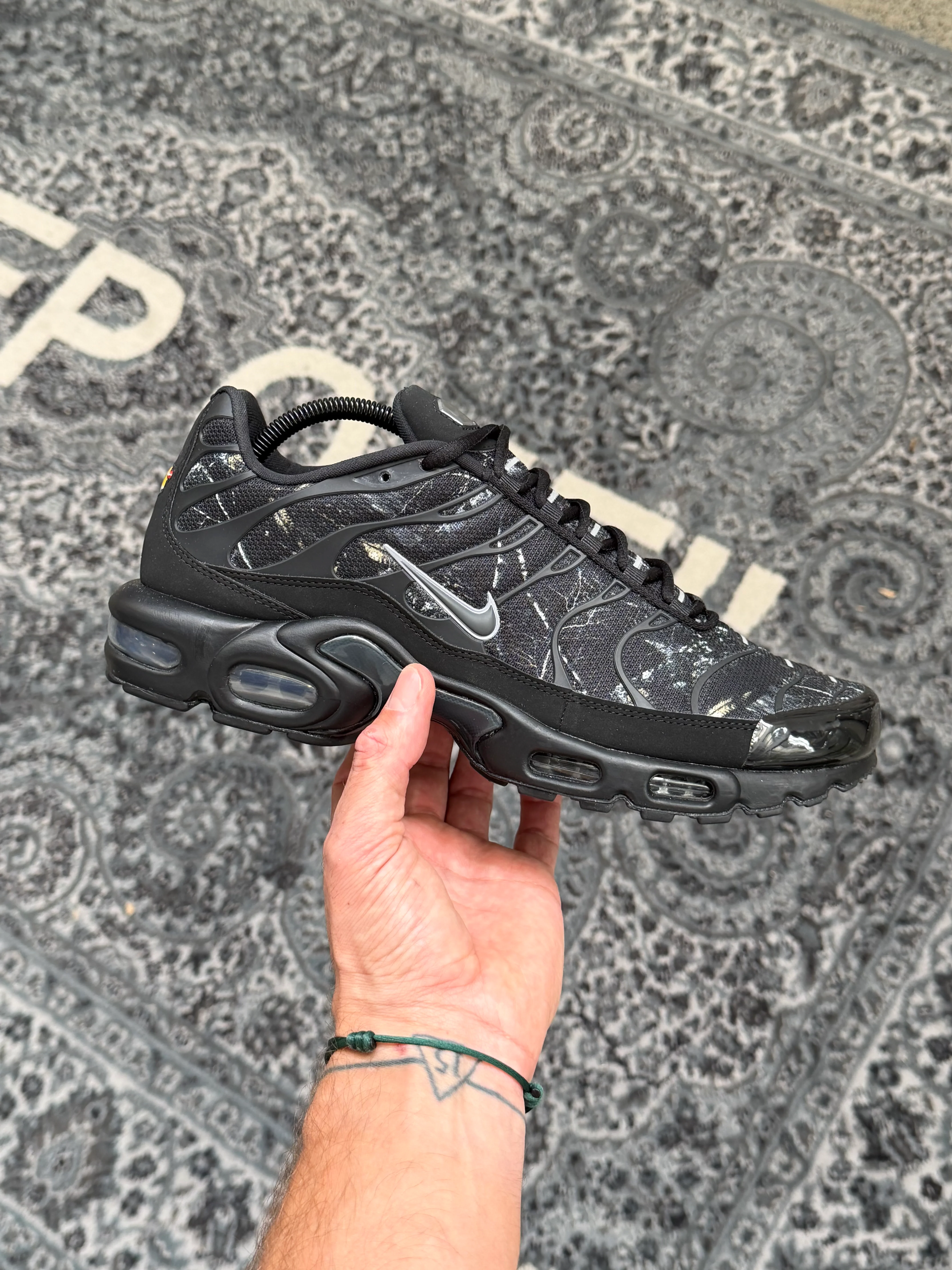 Nike Air Max Plus Tuned 1 Black Wood Camo - Image 2