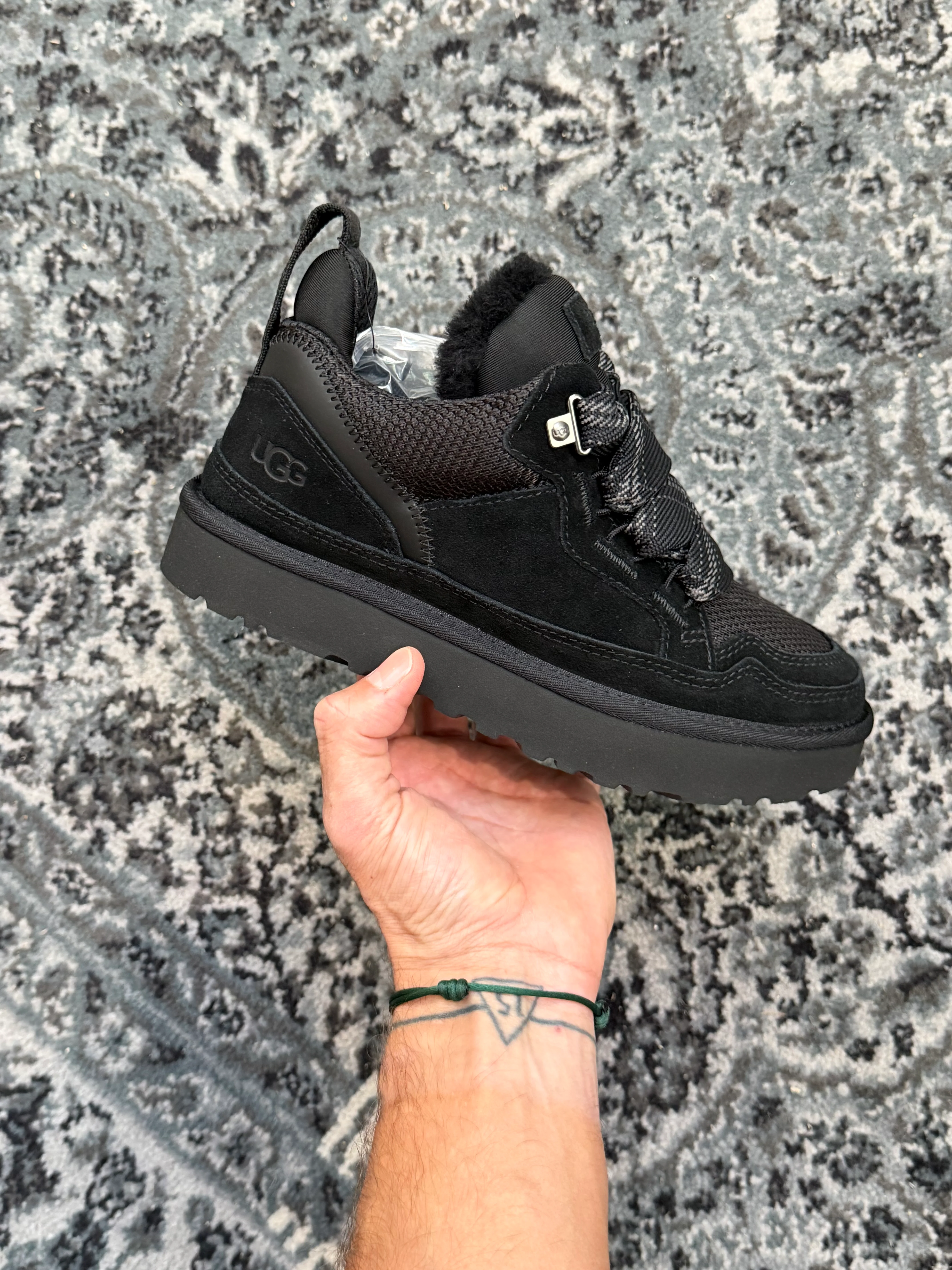 UGG LOWMEL BLACK WOMEN’S - Image 2